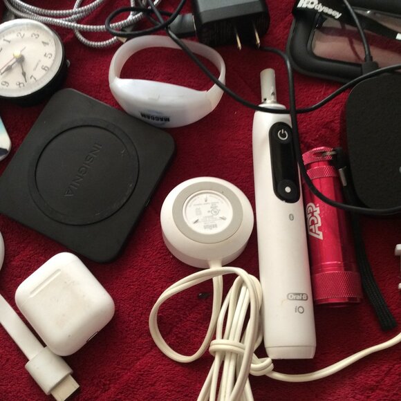 Electronic Gadjets Junk Box - Picture 3 of 7